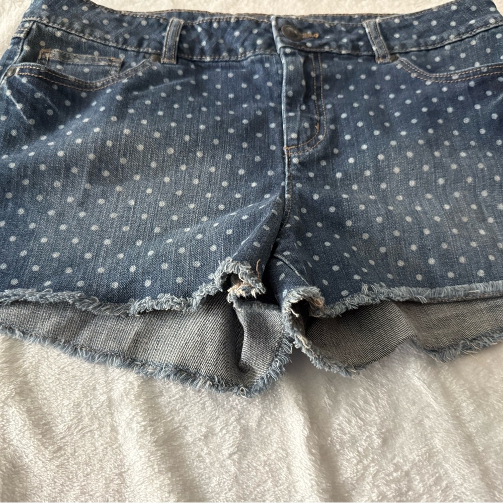 Lauren Conrad White Polka Dots Denim Frayed Stretch Shorts 14 women’s - Picture 3 of 7